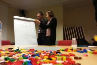 Vue d’ensemble d’un Défi Lego organisé par MadCityZen dans un cadre professionnel. | © MadCityZen